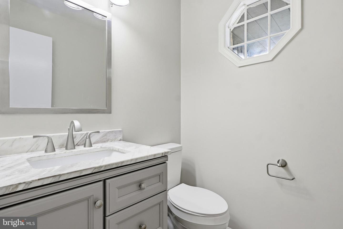 353 Tamarack Dr Property Photo 18