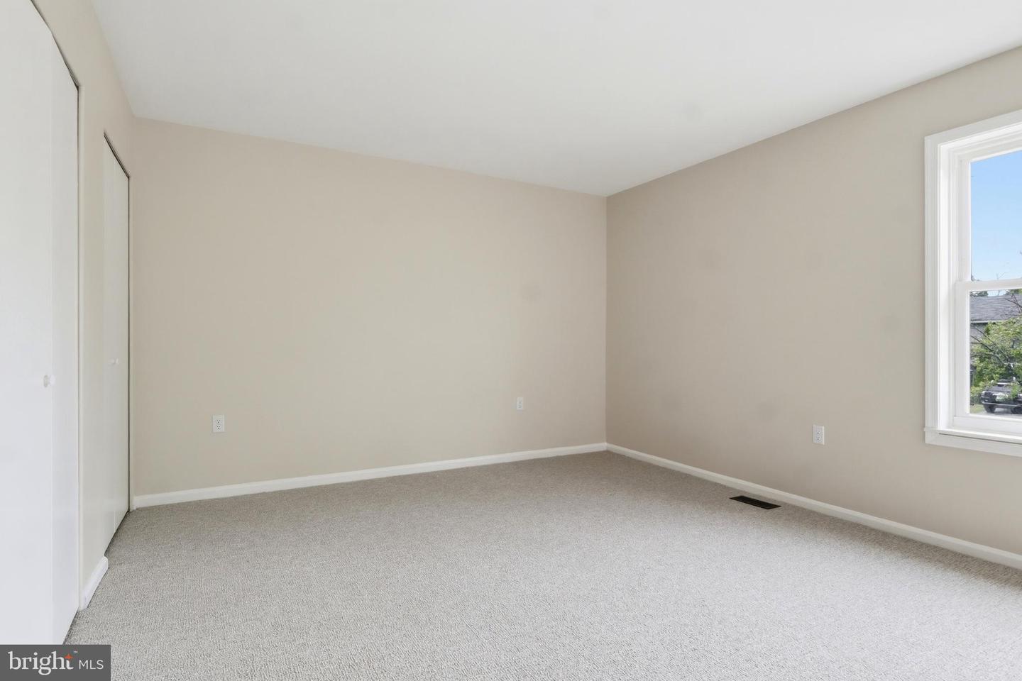 353 Tamarack Dr Property Photo 22