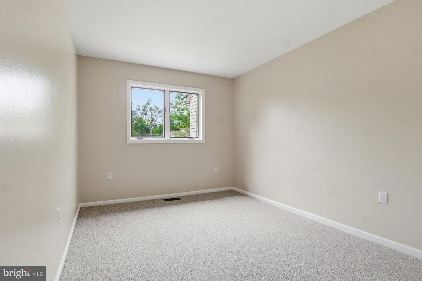 353 Tamarack Dr Property Photo 31