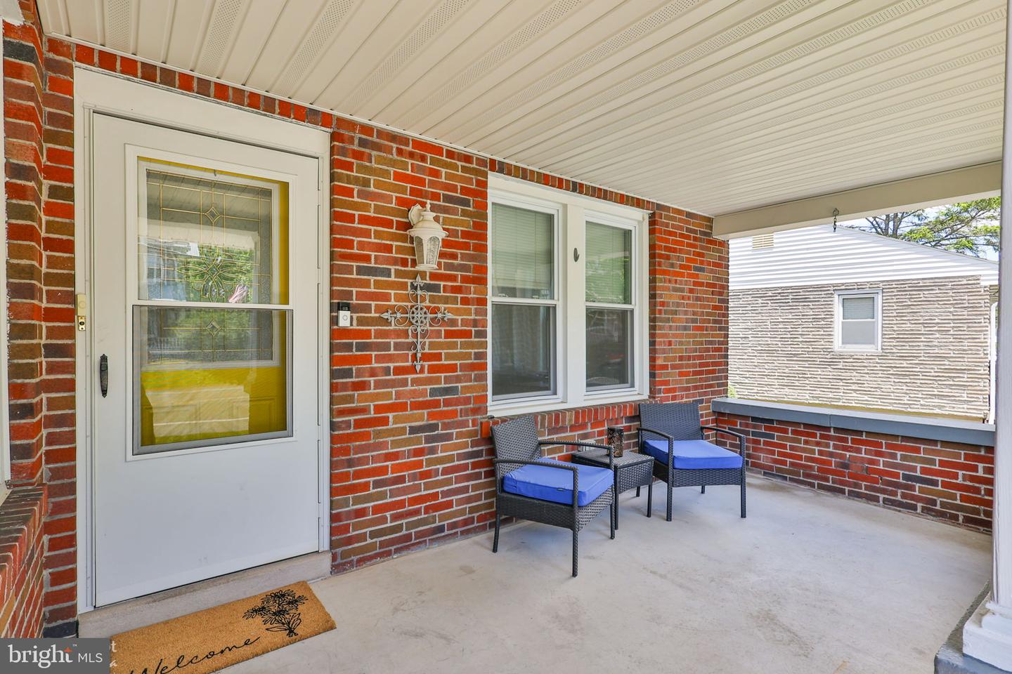 1635 E Emmaus Ave Property Photo 5
