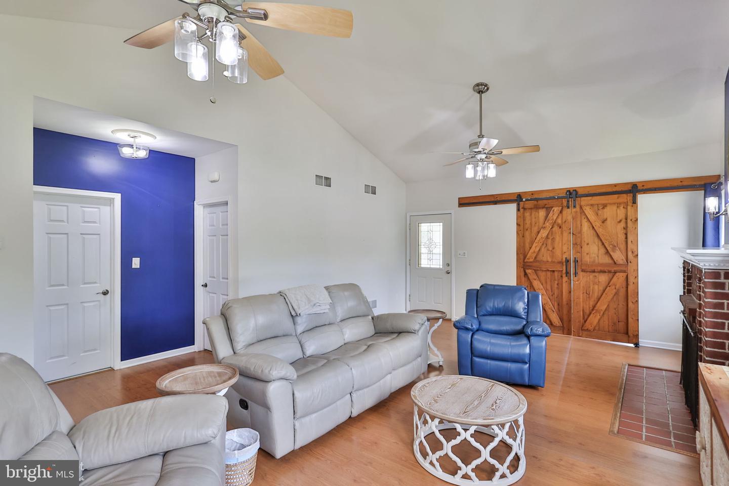 1635 E Emmaus Ave Property Photo 16