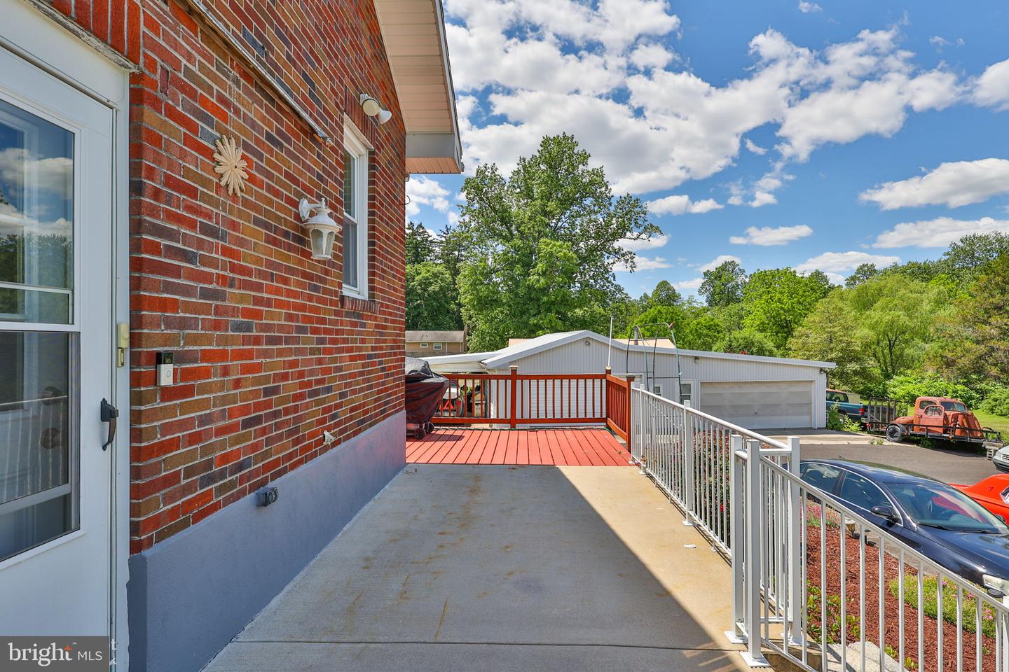 1635 E Emmaus Ave Property Photo 60
