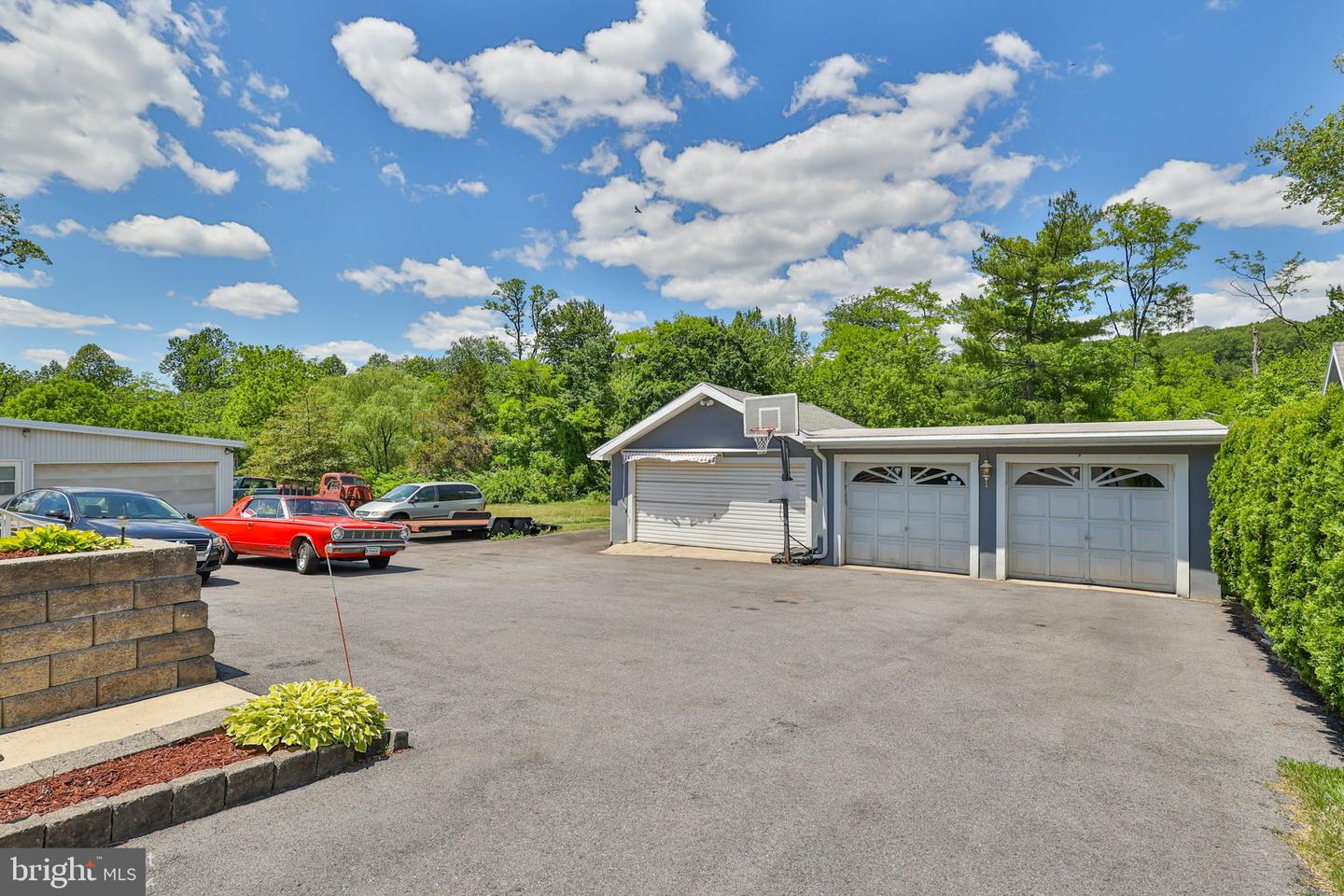 1635 E Emmaus Ave Property Photo 68