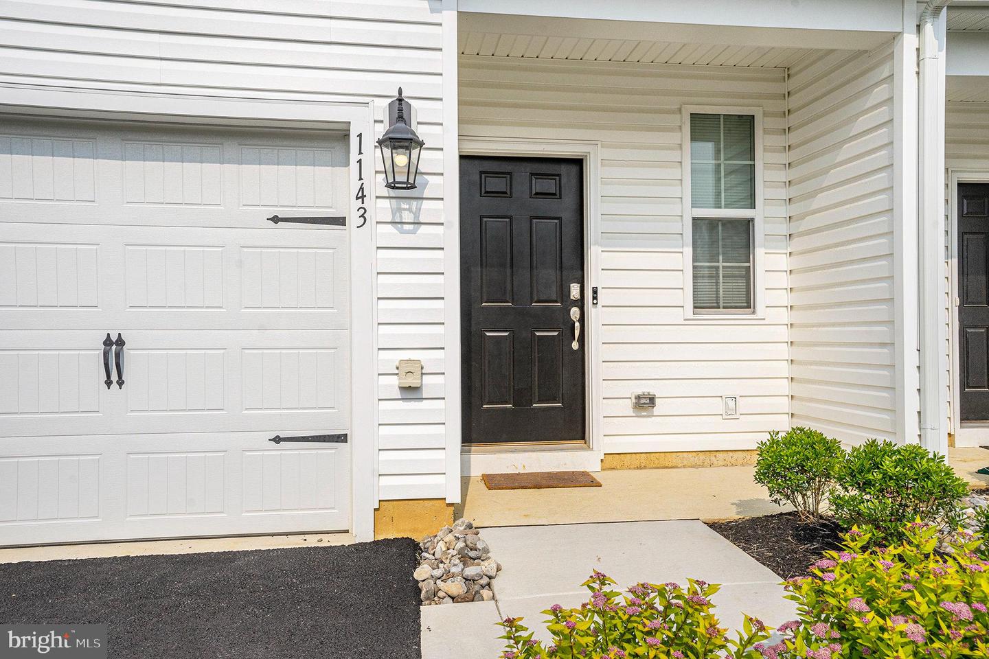 1143 Martin Rd Property Photo 2