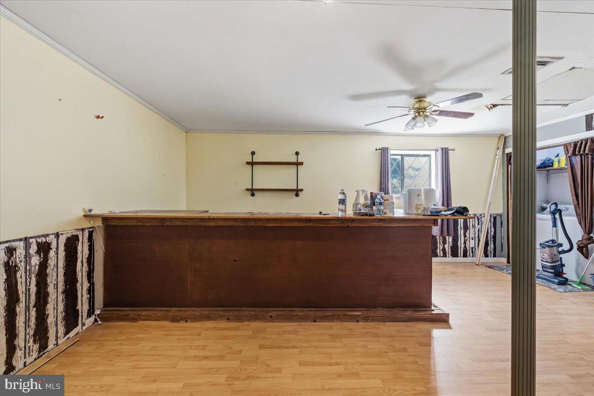 2230 N Lehigh Ave Property Photo 8