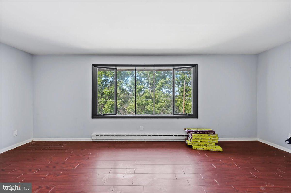 2230 N Lehigh Ave Property Photo 15