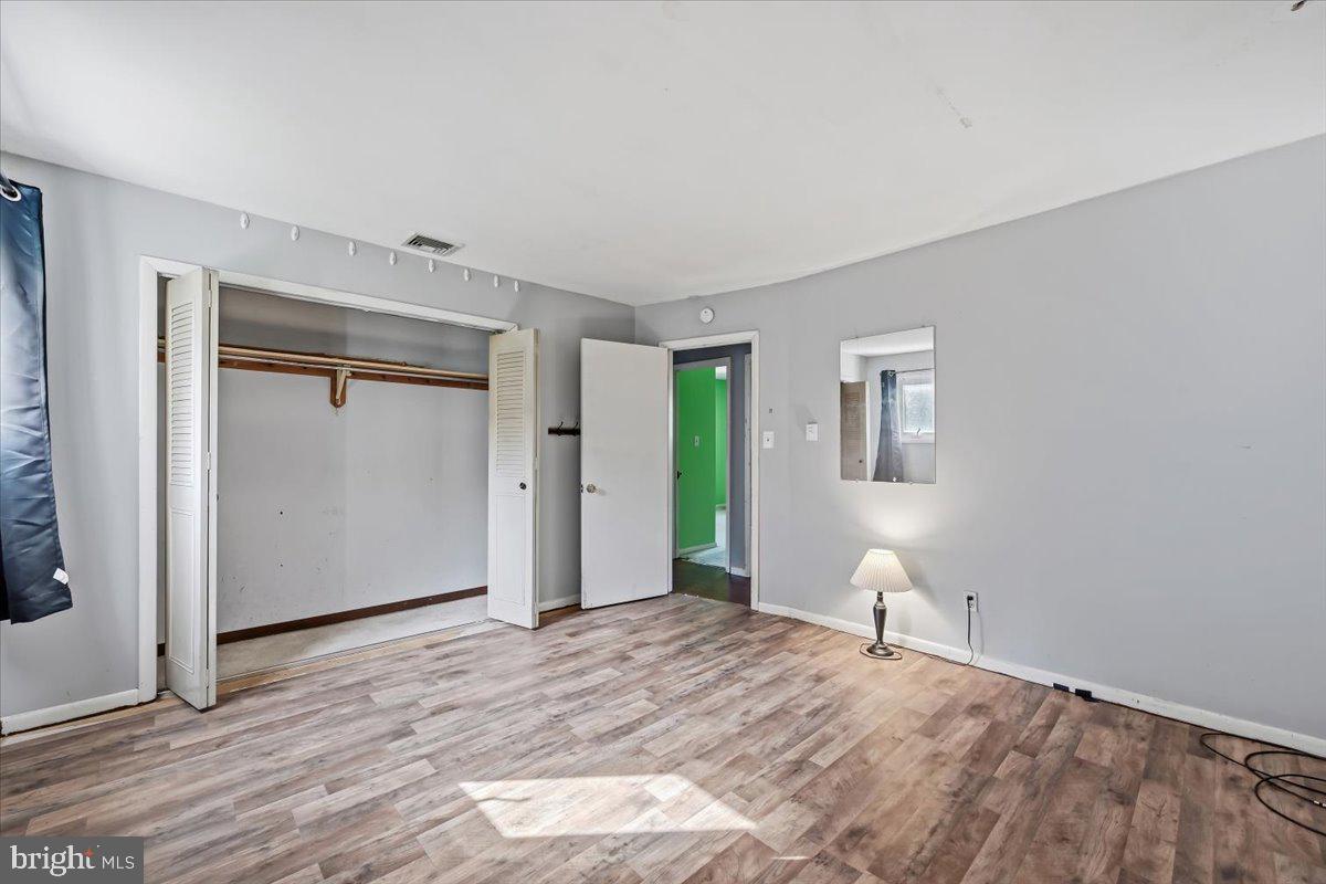 2230 N Lehigh Ave Property Photo 28