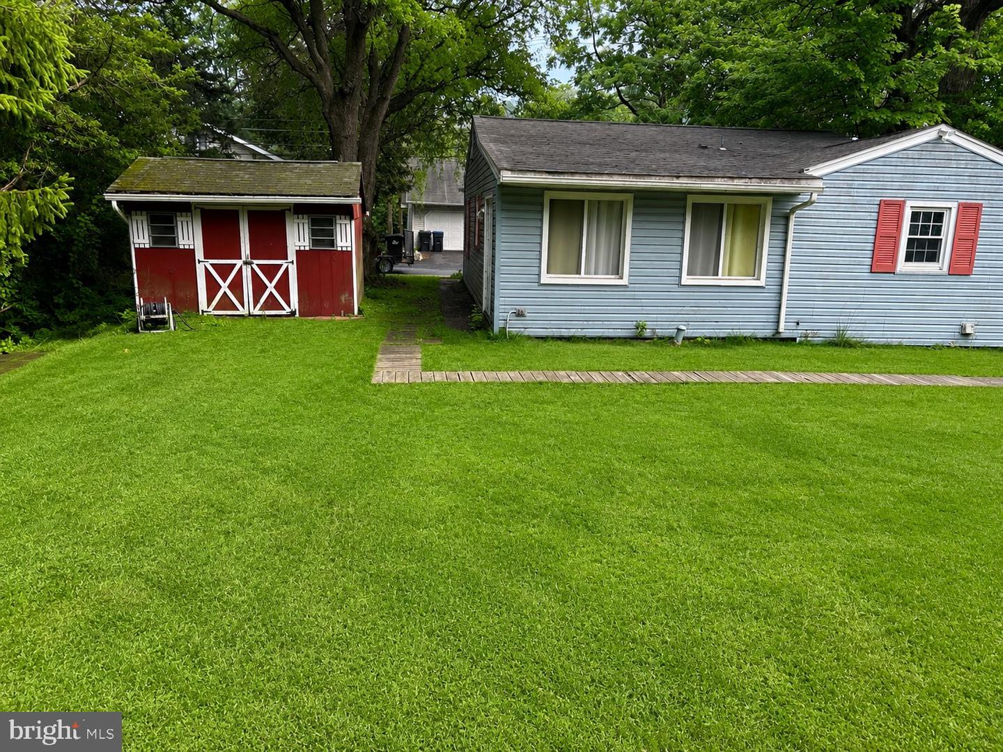 1705 Illingsworth St Property Photo 3