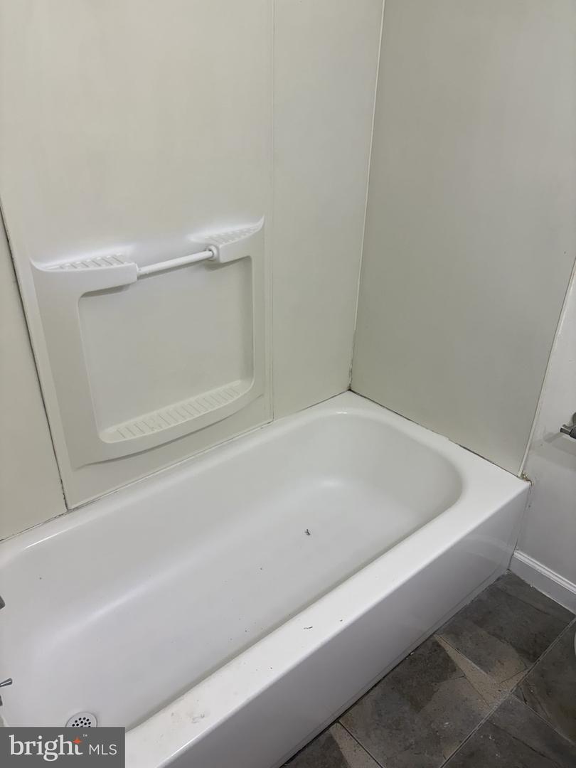 1705 Illingsworth St Property Photo 10