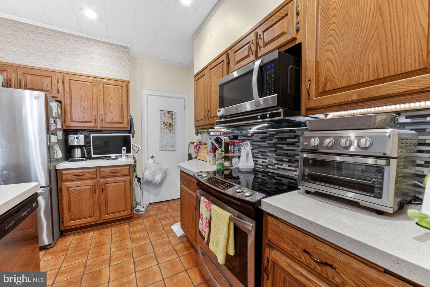 2218 W Tilghman St Property Photo 10