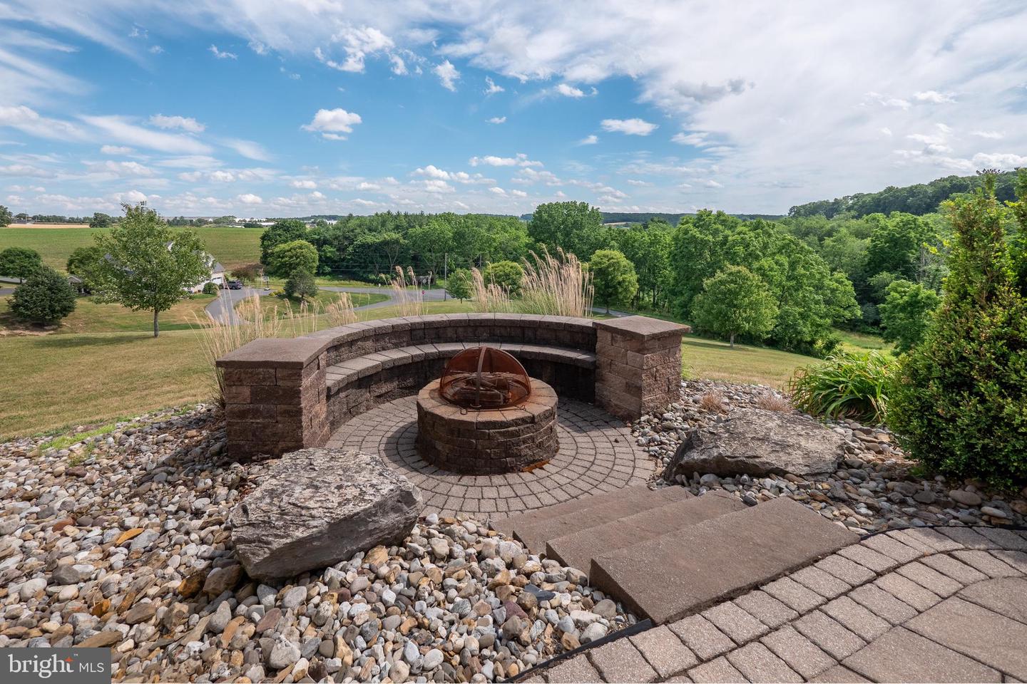 2912 Silver Creek Cir Property Photo 5