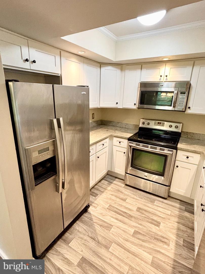 1726 Saratoga Ct Property Photo 6