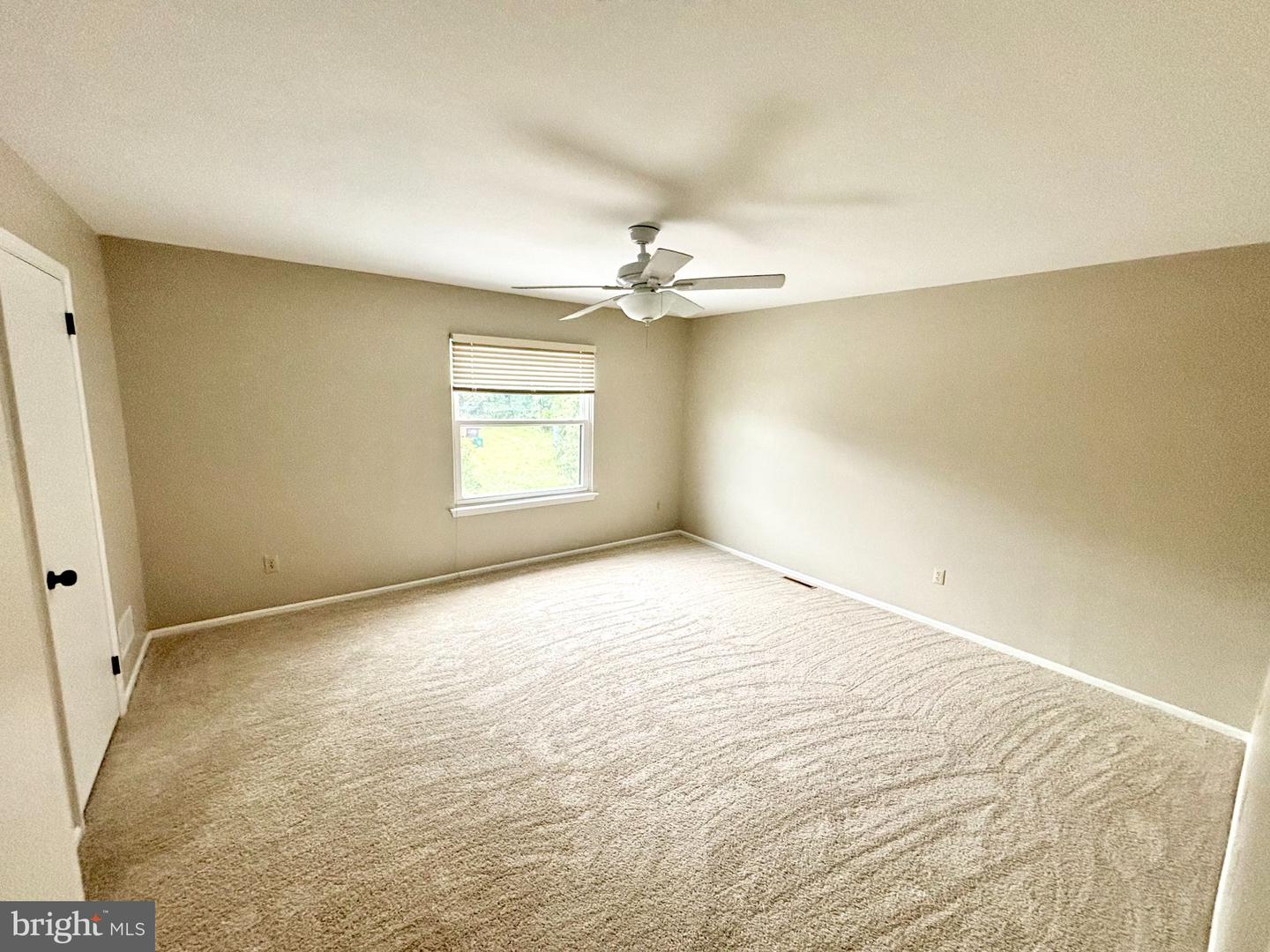 1726 Saratoga Ct Property Photo 17