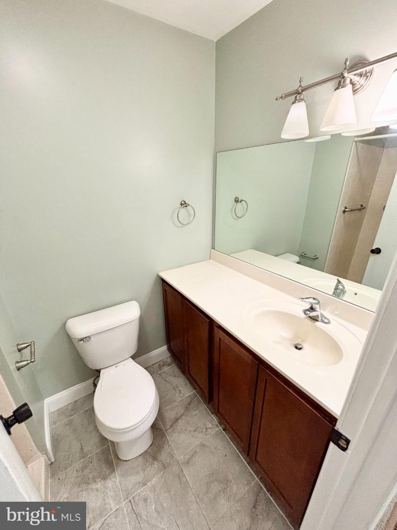 1726 Saratoga Ct Property Photo 25
