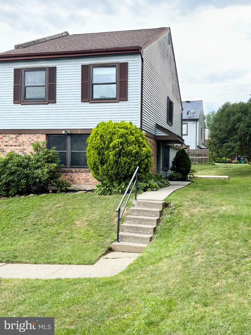 1726 Saratoga Ct Property Photo 31