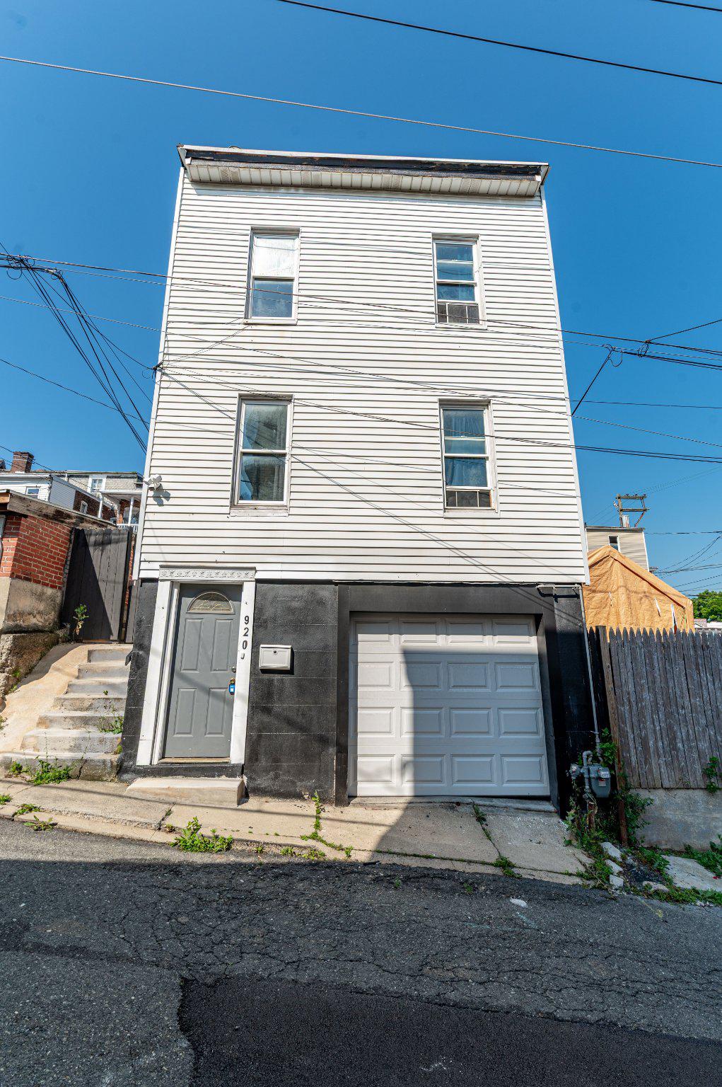 920 N Fair St Property Photo 1