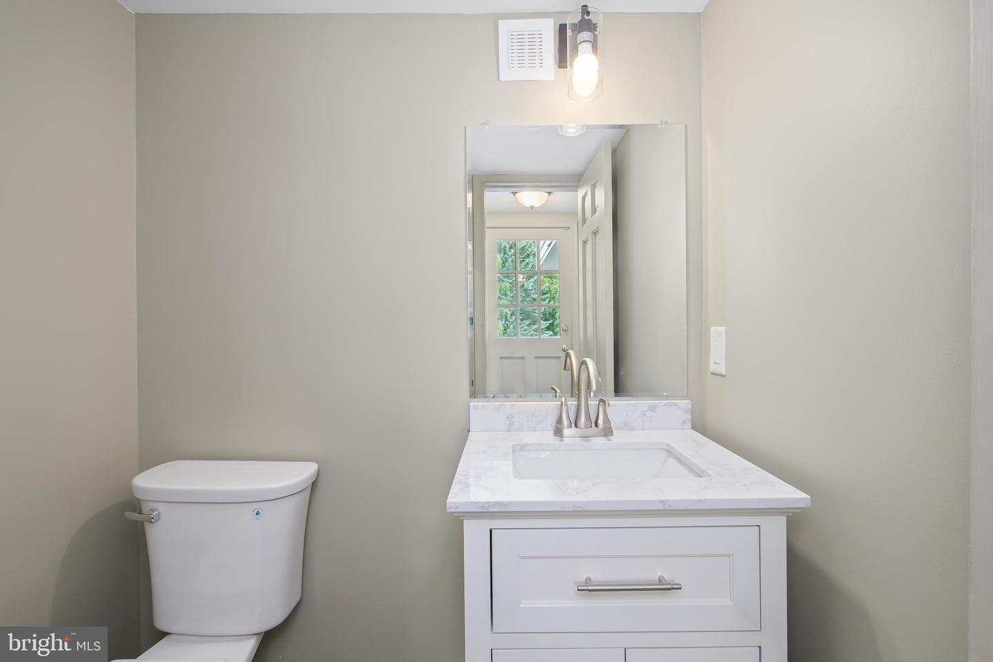 1020 Highland Ave Property Photo 22