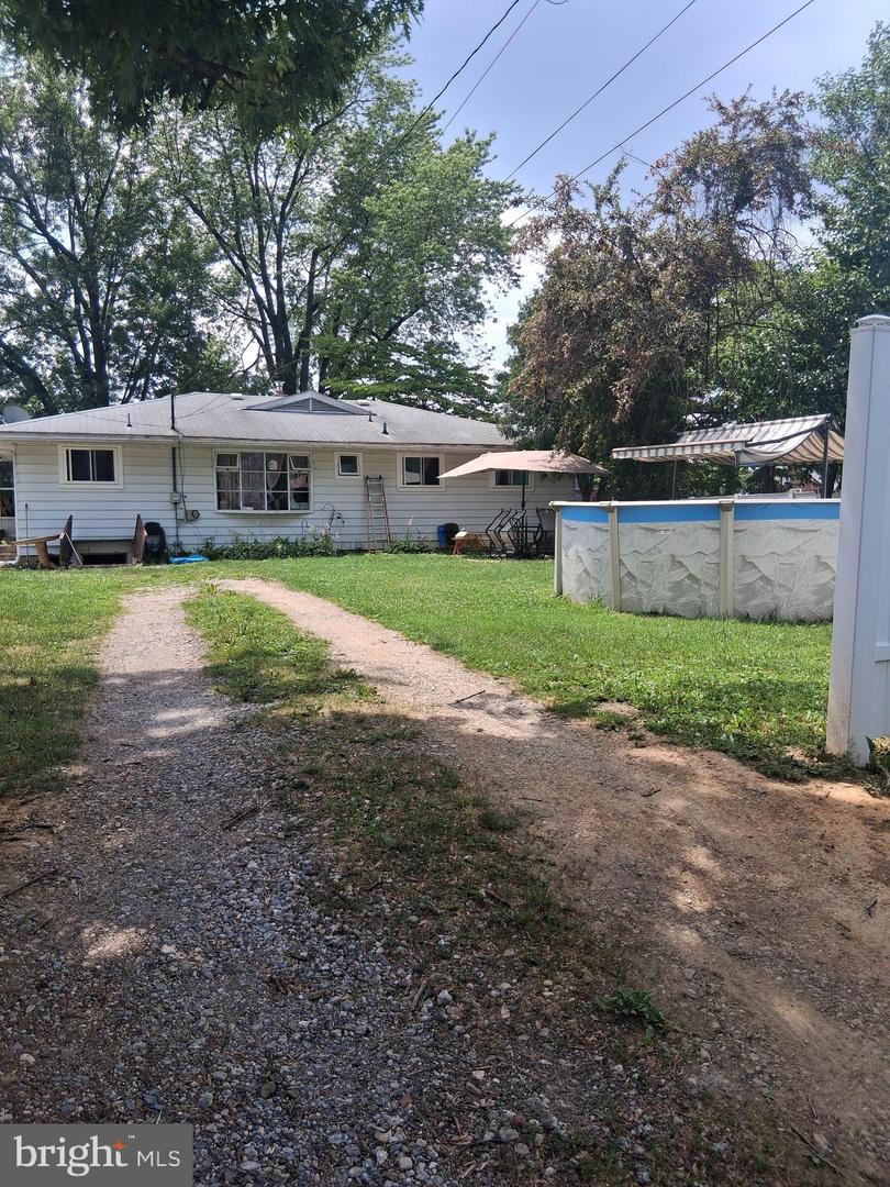 1611 S Race St Property Photo 5