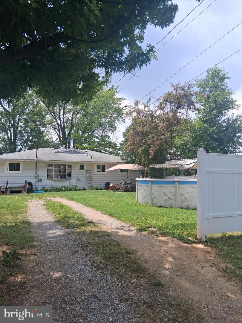 1611 S Race St Property Photo 7