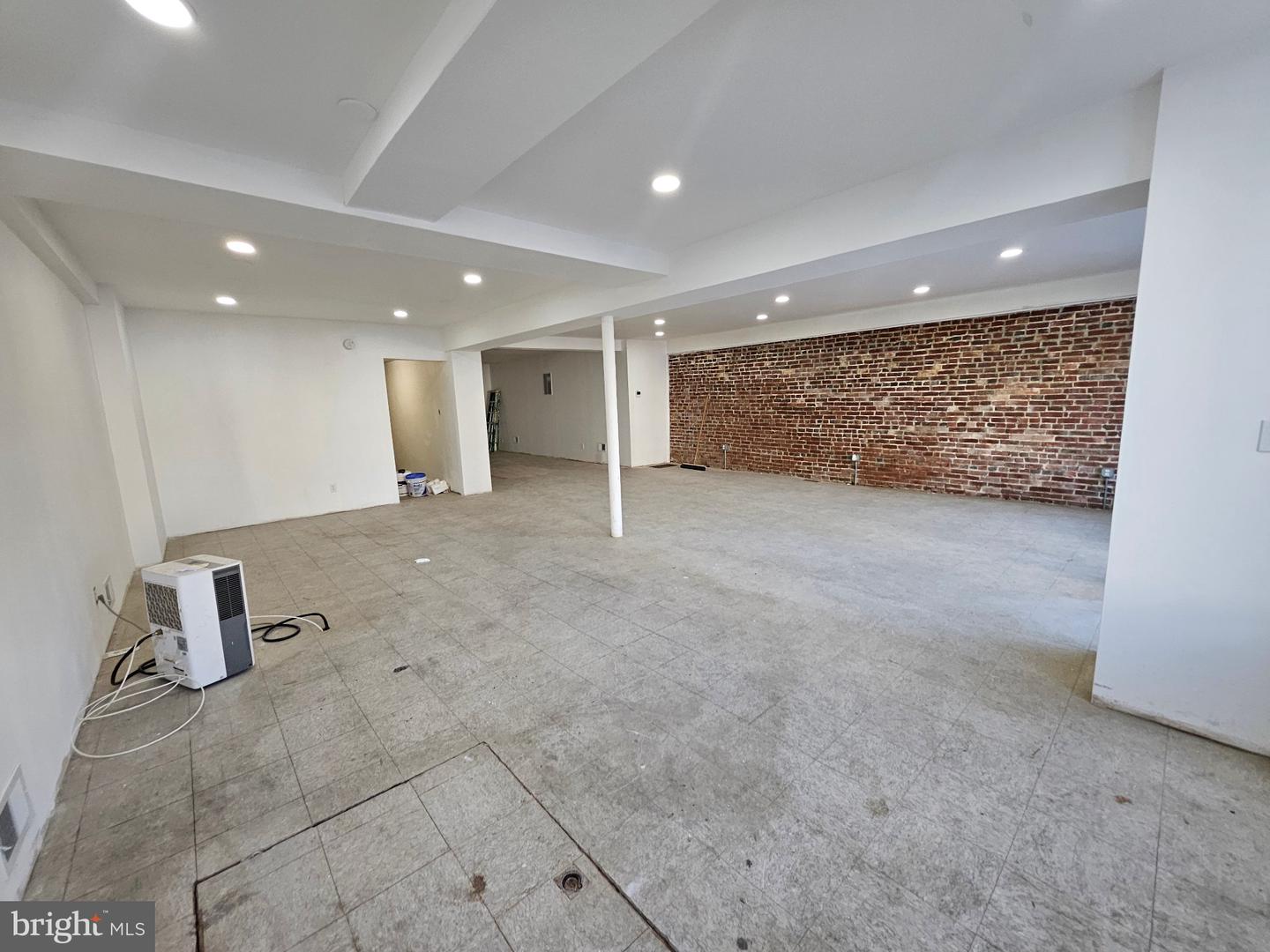 322 Ridge Ave Property Photo 3
