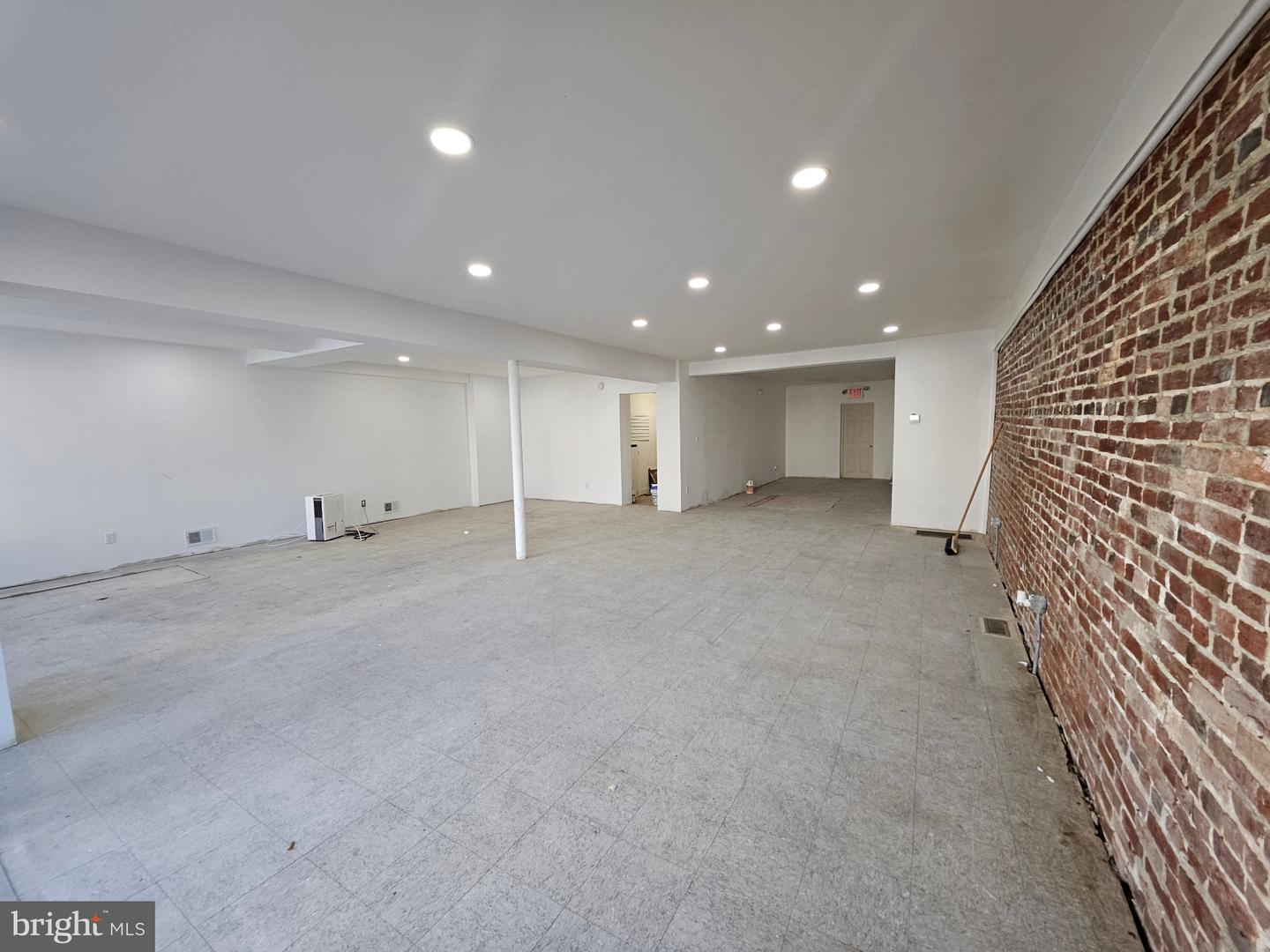 322 Ridge Ave Property Photo 4