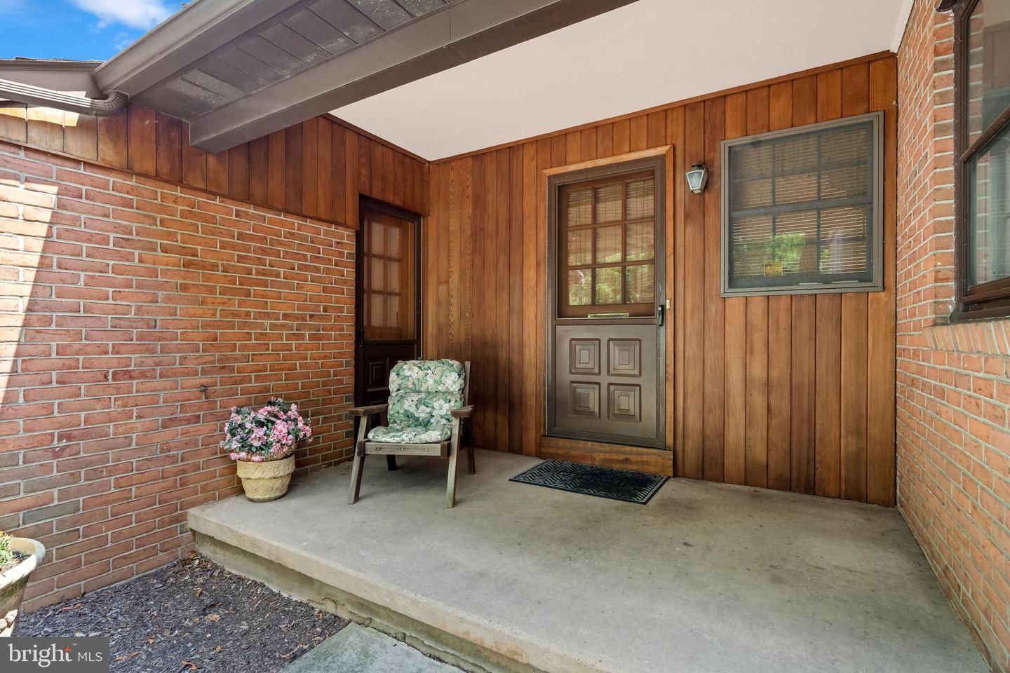 2619 W Greenleaf St Property Photo 16