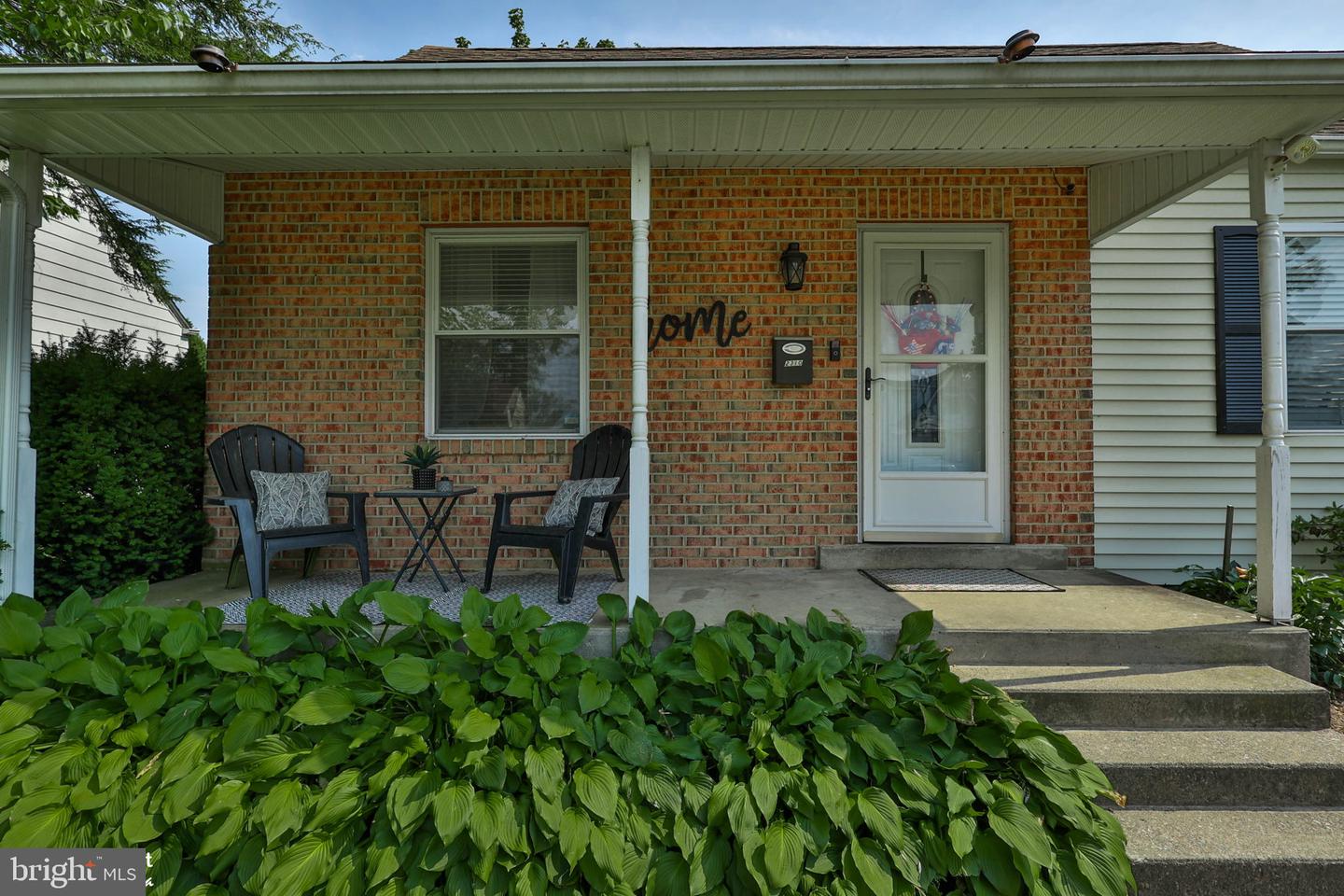 2310 E Woodlawn St Property Photo 4