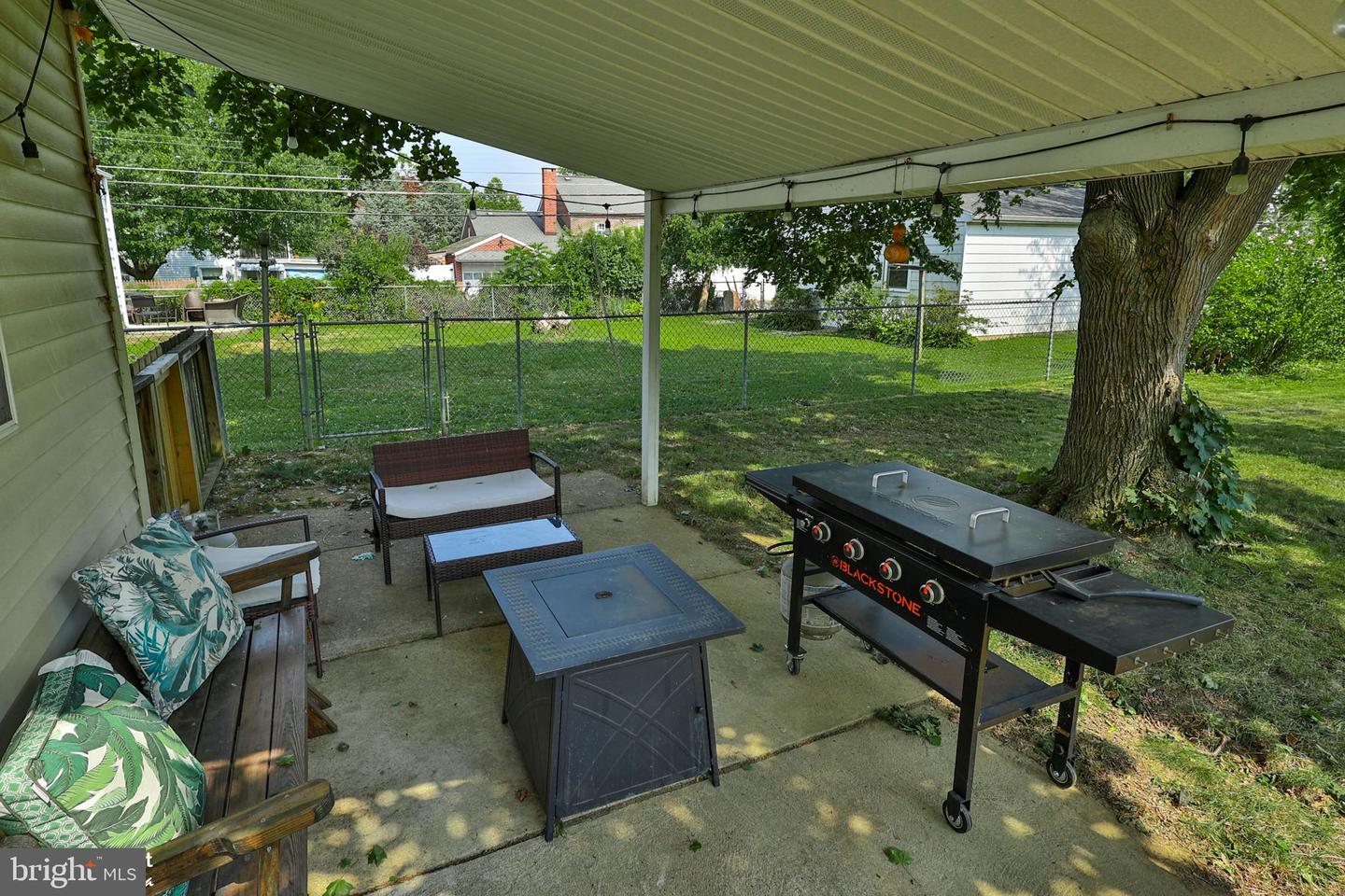 2310 E Woodlawn St Property Photo 42