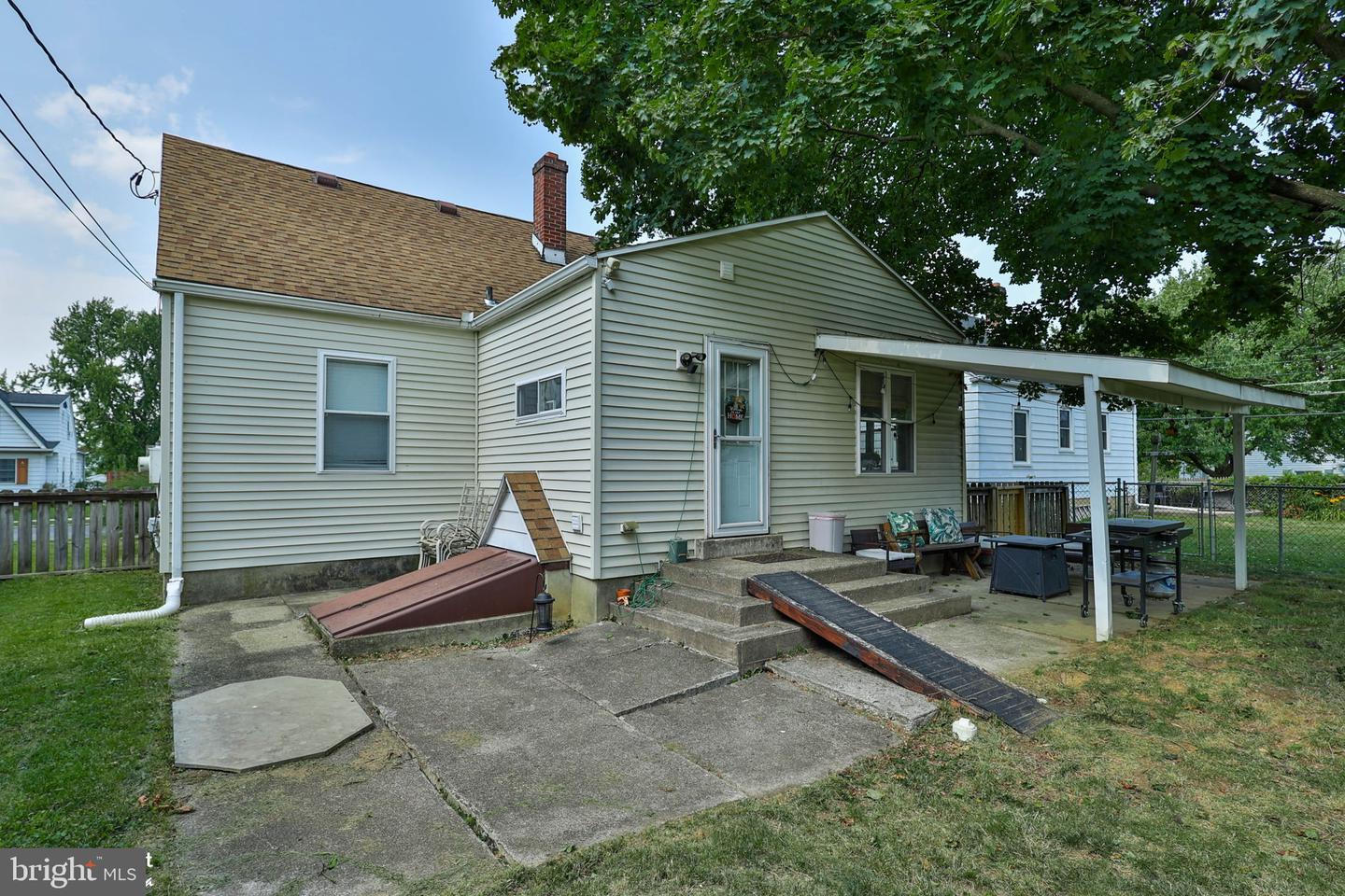 2310 E Woodlawn St Property Photo 46
