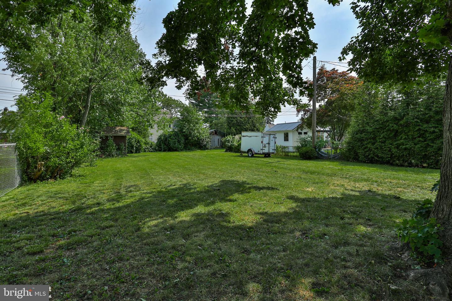 2310 E Woodlawn St Property Photo 47