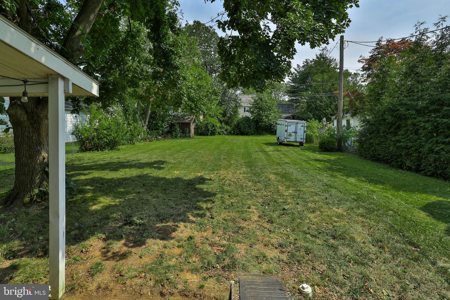 2310 E Woodlawn St Property Photo 48