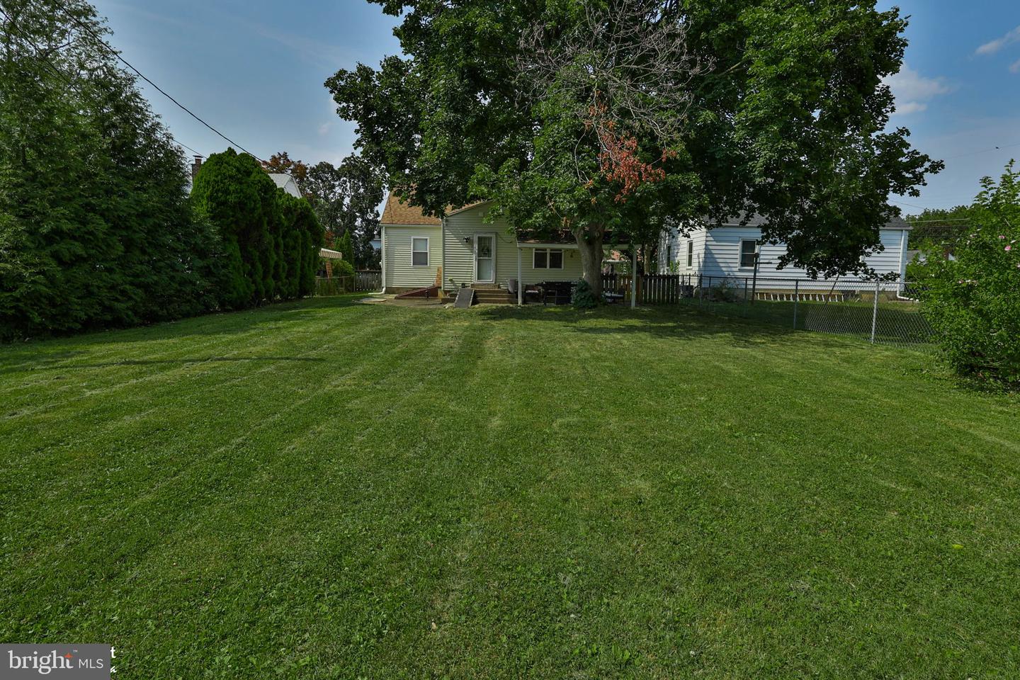 2310 E Woodlawn St Property Photo 50