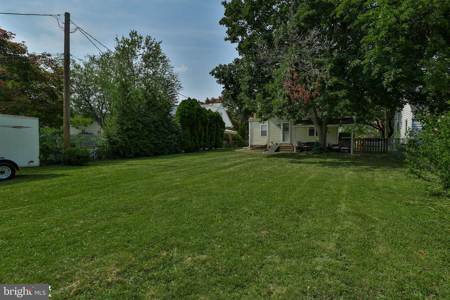 2310 E Woodlawn St Property Photo 51