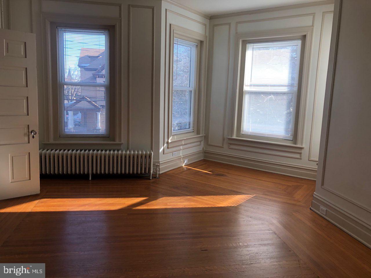 44 N 15th St #2a Property Photo 6