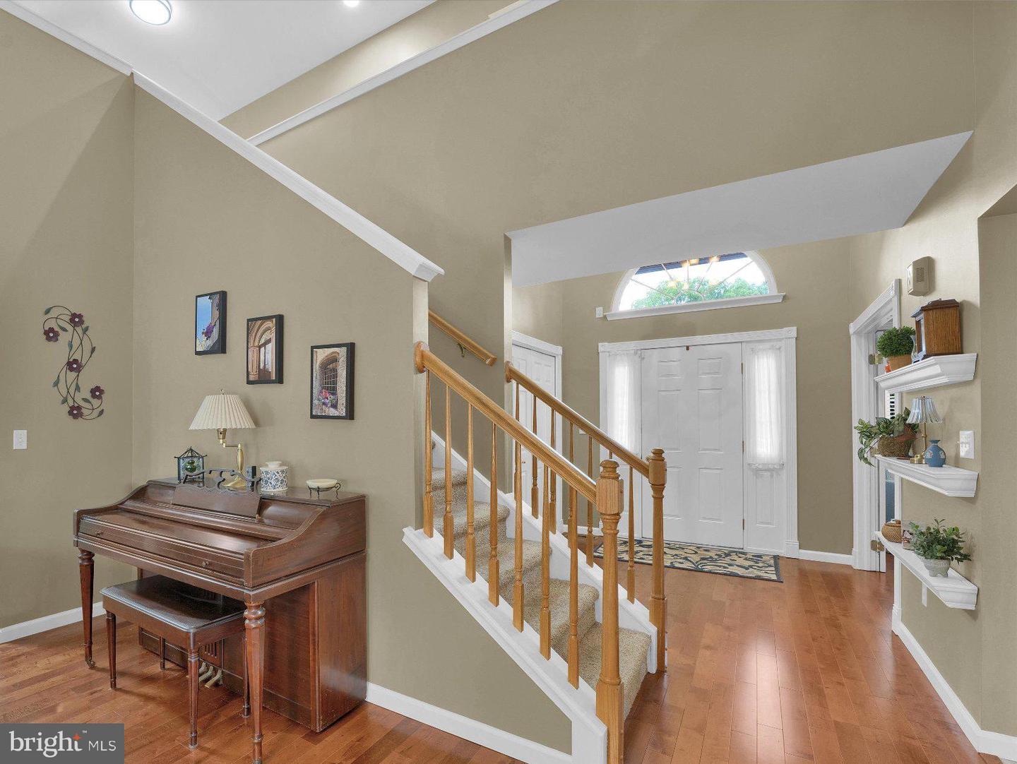 2184 Greenmeadow Dr Property Photo 5