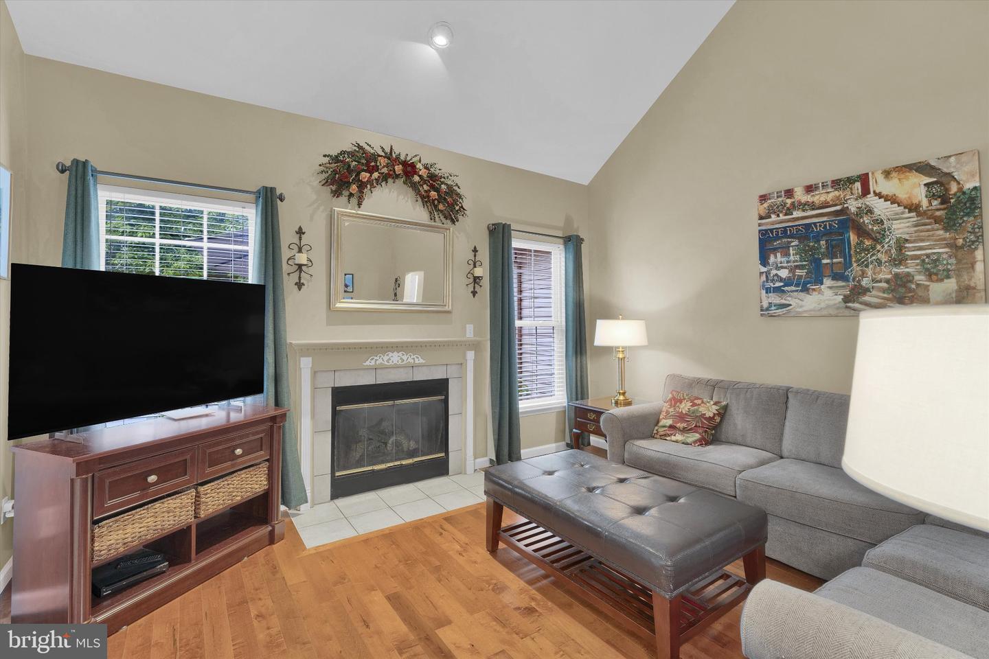 2184 Greenmeadow Dr Property Photo 8