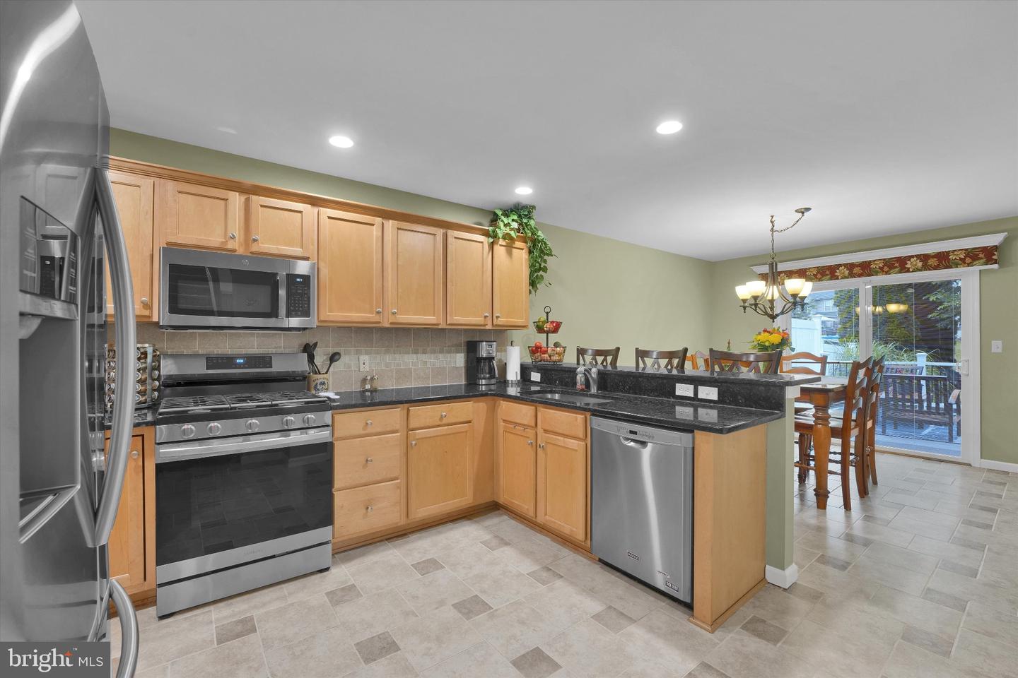 2184 Greenmeadow Dr Property Photo 12