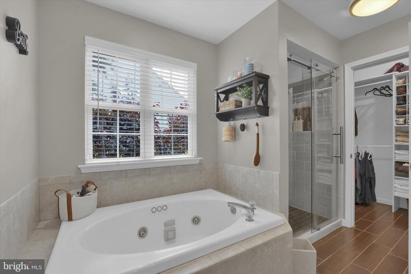 2184 Greenmeadow Dr Property Photo 18