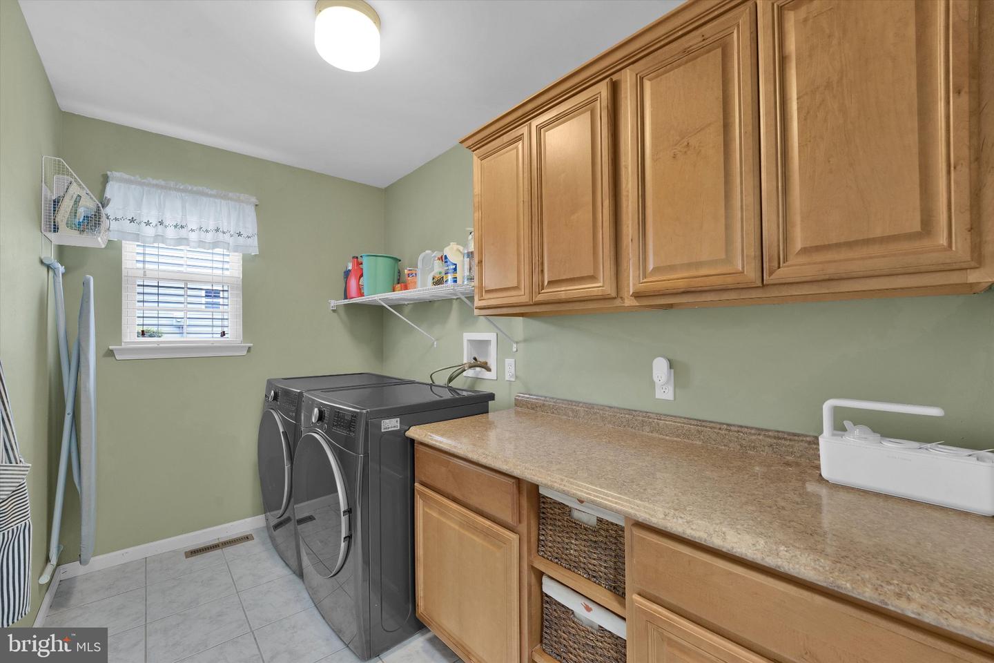 2184 Greenmeadow Dr Property Photo 26