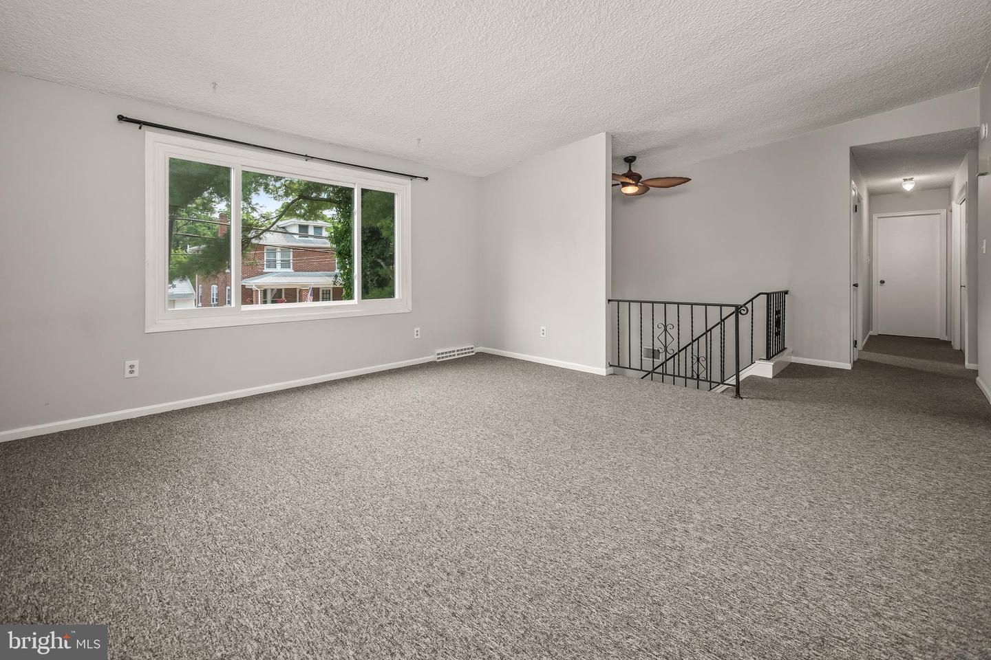 707 W State St Property Photo 3
