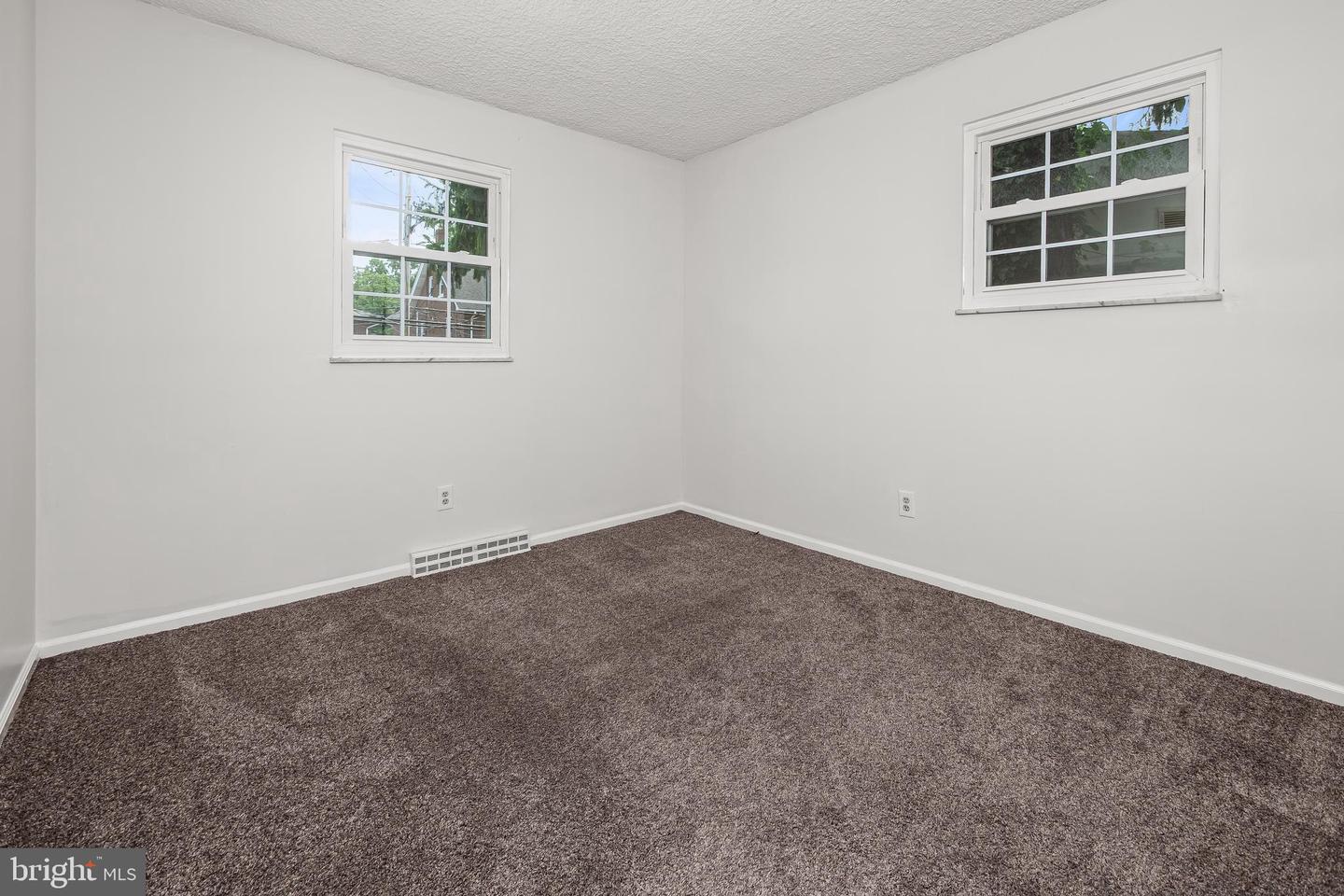 707 W State St Property Photo 12