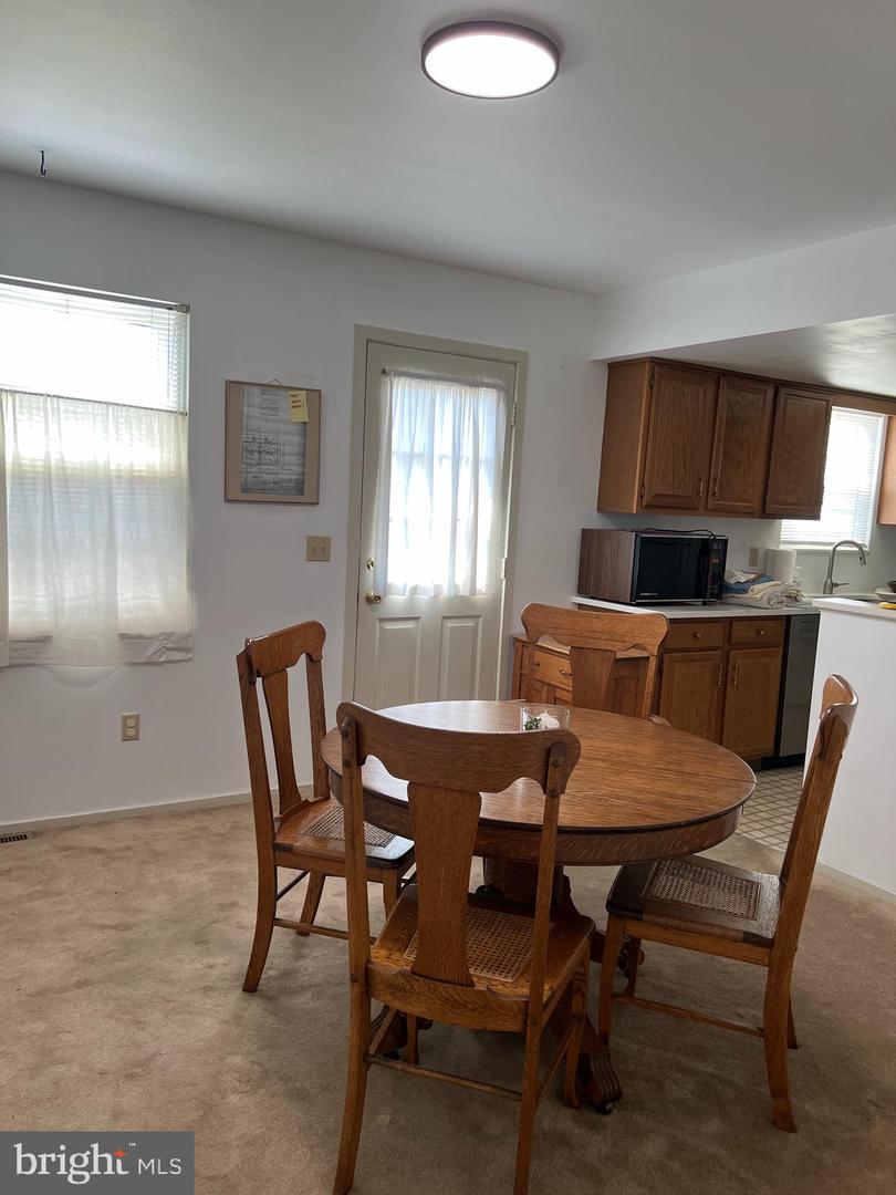 4258 Iroquois St Property Photo 9