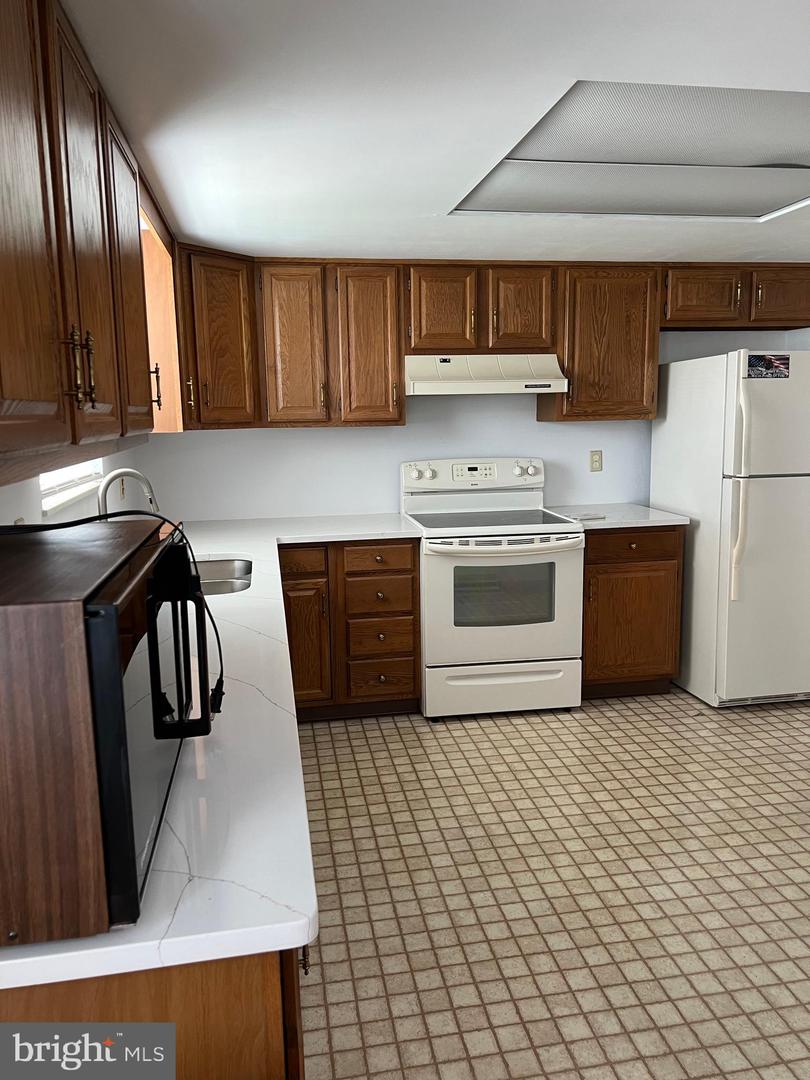 4258 Iroquois St Property Photo 11