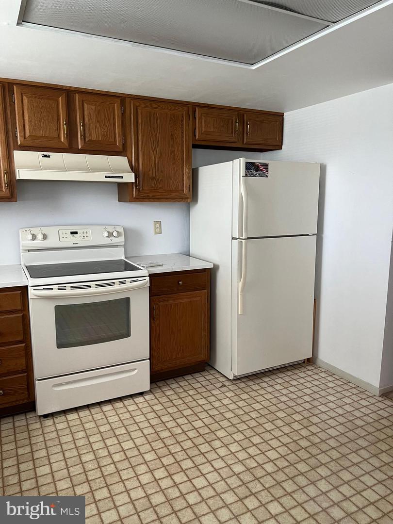 4258 Iroquois St Property Photo 12
