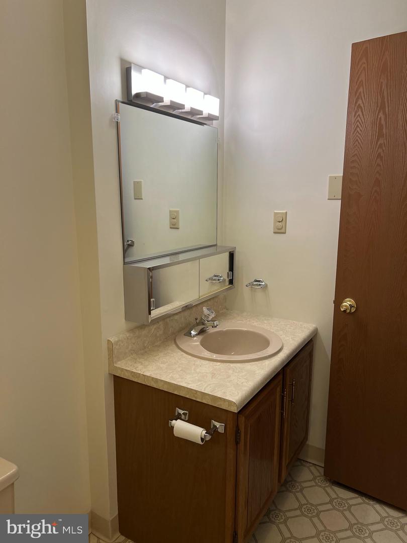 4258 Iroquois St Property Photo 14
