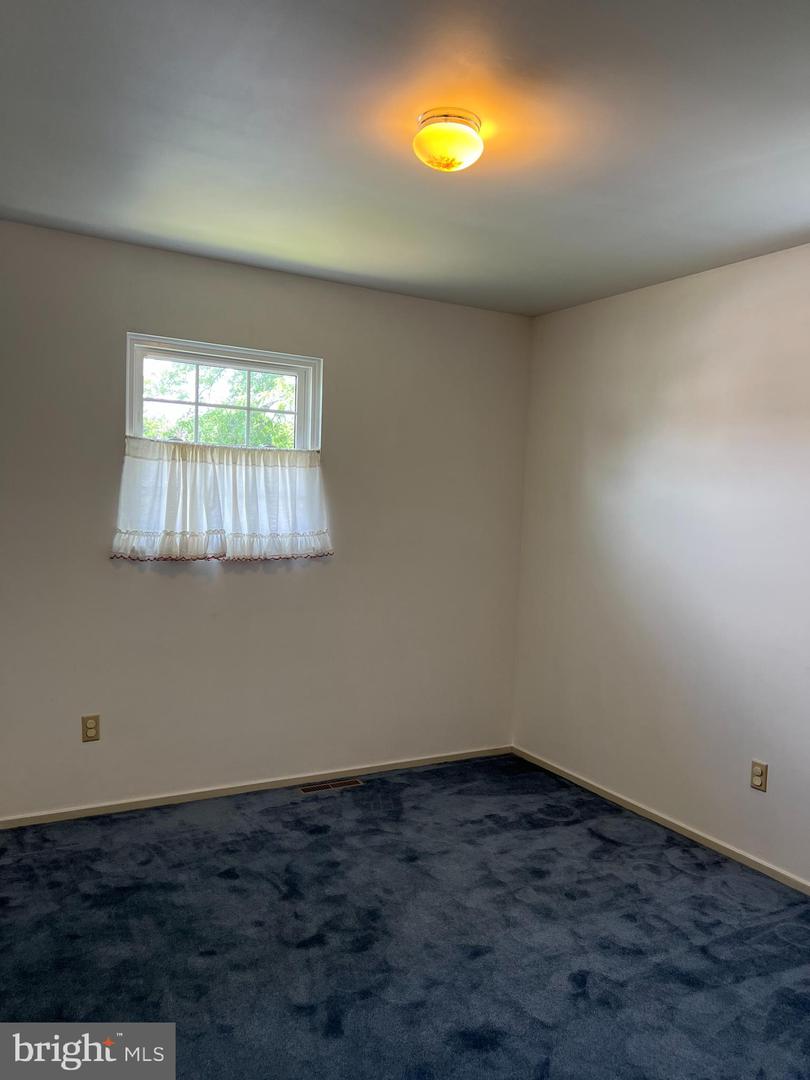 4258 Iroquois St Property Photo 17