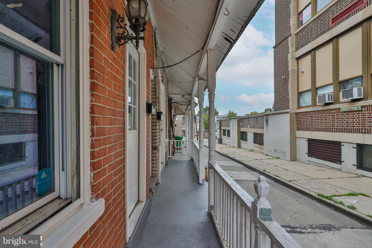 230 N Nagle St Property Photo 7
