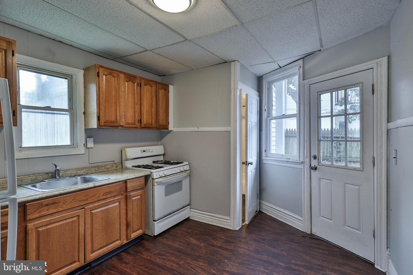 230 N Nagle St Property Photo 13