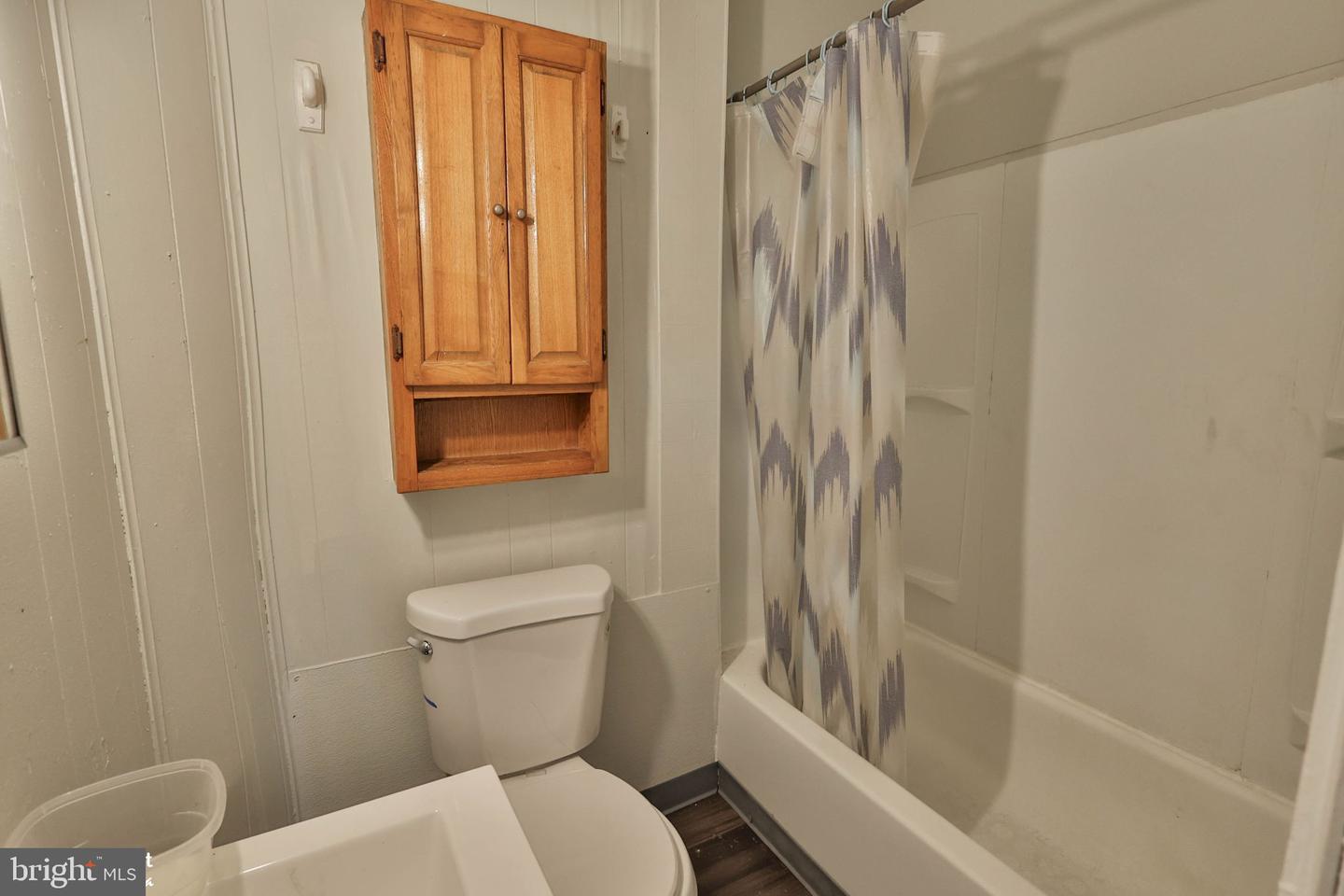 230 N Nagle St Property Photo 18