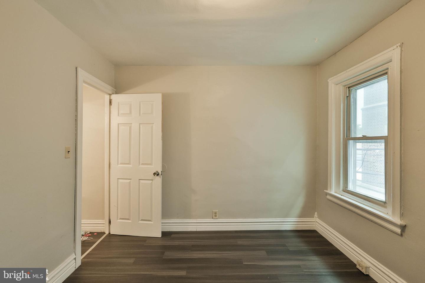 230 N Nagle St Property Photo 23